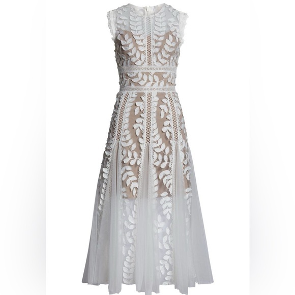 Bronx and Banco Dresses & Skirts - BRONX & BANCO Saba Leaf Appliqué Lace Midi Dress in White Size Medium NWT